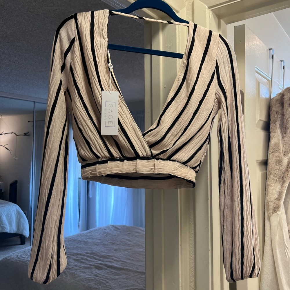 White/ black crop top
